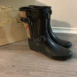 SOLD Auth Burberry Rain Boots